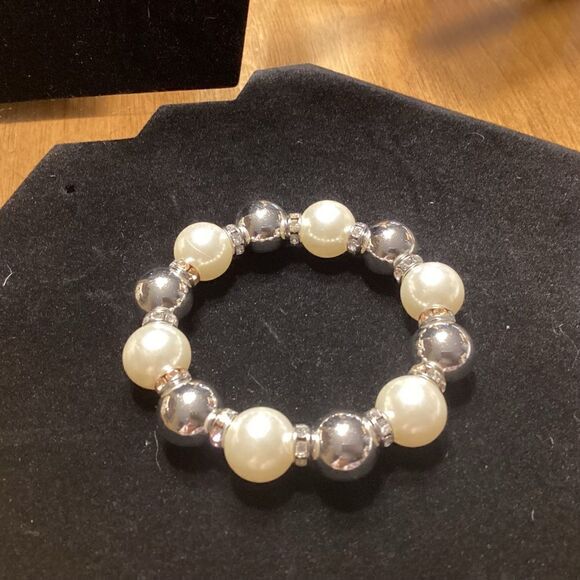 Silvertone and Faux Pearl Stretch Bracelet - Picture 2 of 4